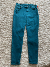 Load image into Gallery viewer, 7 for all man kind jeans