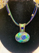 Load image into Gallery viewer, Multi colored necklace