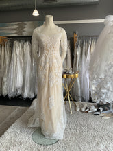 Load image into Gallery viewer, Bridess wedding dress