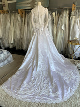 Load image into Gallery viewer, Vintage style wedding dress