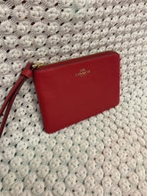 Load image into Gallery viewer, Coach wristlet