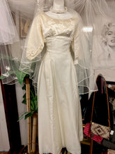 Load image into Gallery viewer, Vintage Wedding Dress w/Floral Applique