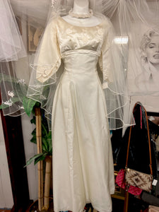 Vintage Wedding Dress w/Floral Applique